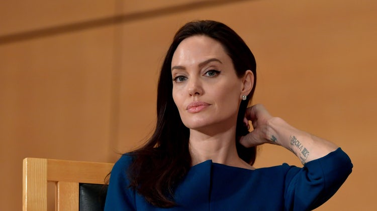 Анджелина Джоли се омъжва за богат британец?