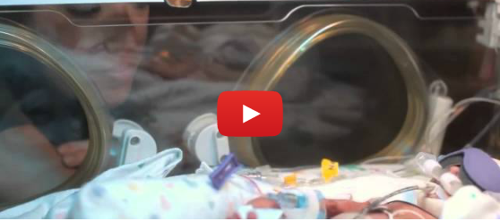 Борбата за живот на едно преждевременно родено бебче (Видео)