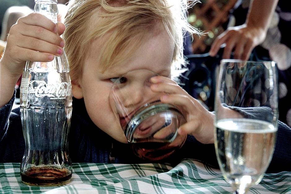 Учените: Газираните напитки правят децата агресивни!