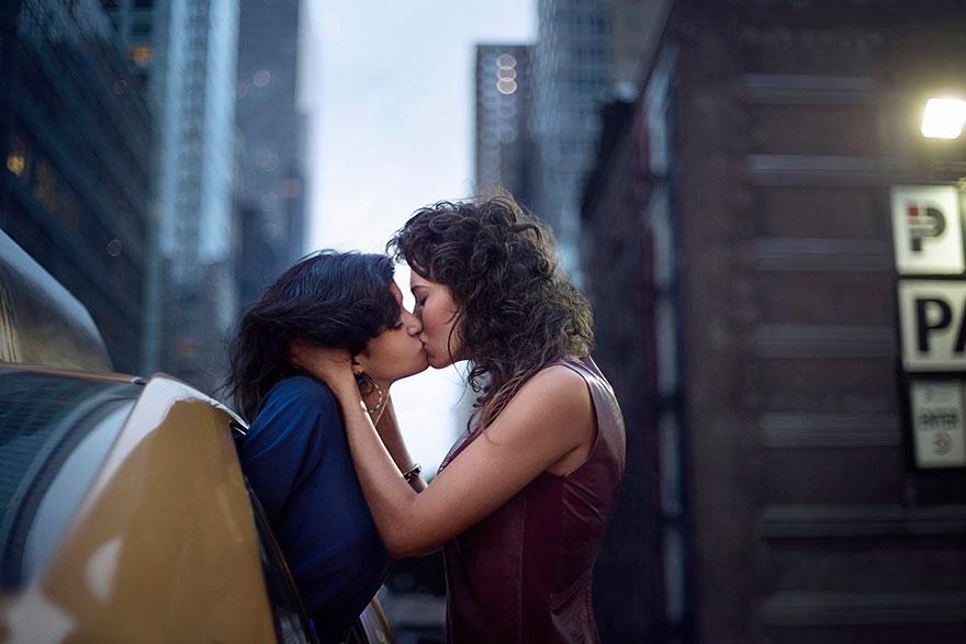 Невероятно красиви снимки на гей двойки от цял свят