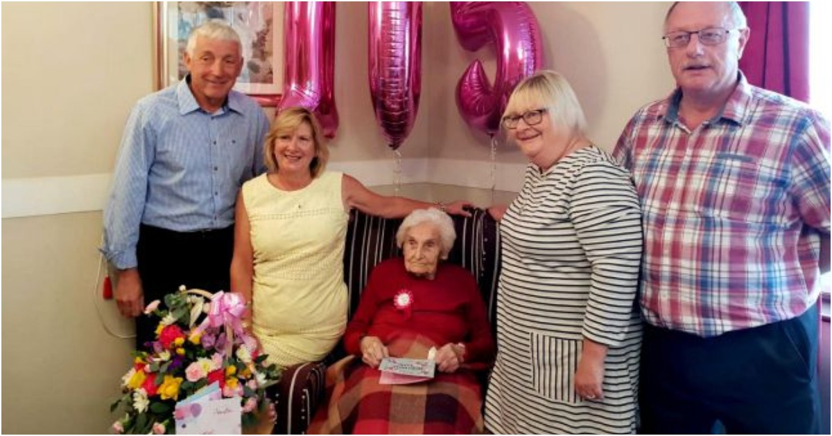 Тайна на дълголетието е да бъдеш необвързана, заяви 105-годишна жена