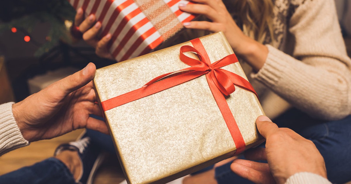Сезонът на подаръците продължава: Как да изненадаме любимия човек