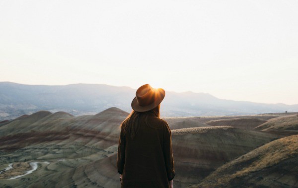 15 цитата, които ще ти напомнят защо не трябва да съжаляваш, че си сама