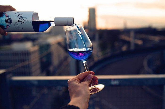 Синьо вино: Най-новият летен хит