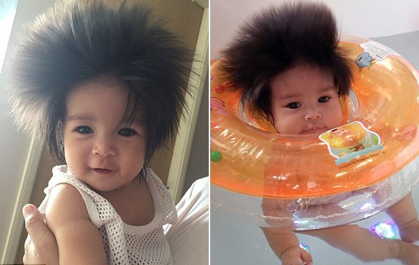 Косата на това бебе е толкова гъста, че често обвиняват родителите му, че носи перука