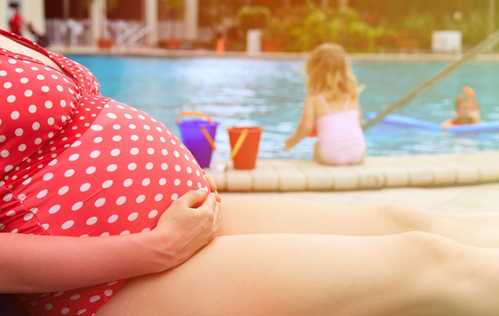 11 неочаквани предимства да бъдеш бременна през лятото