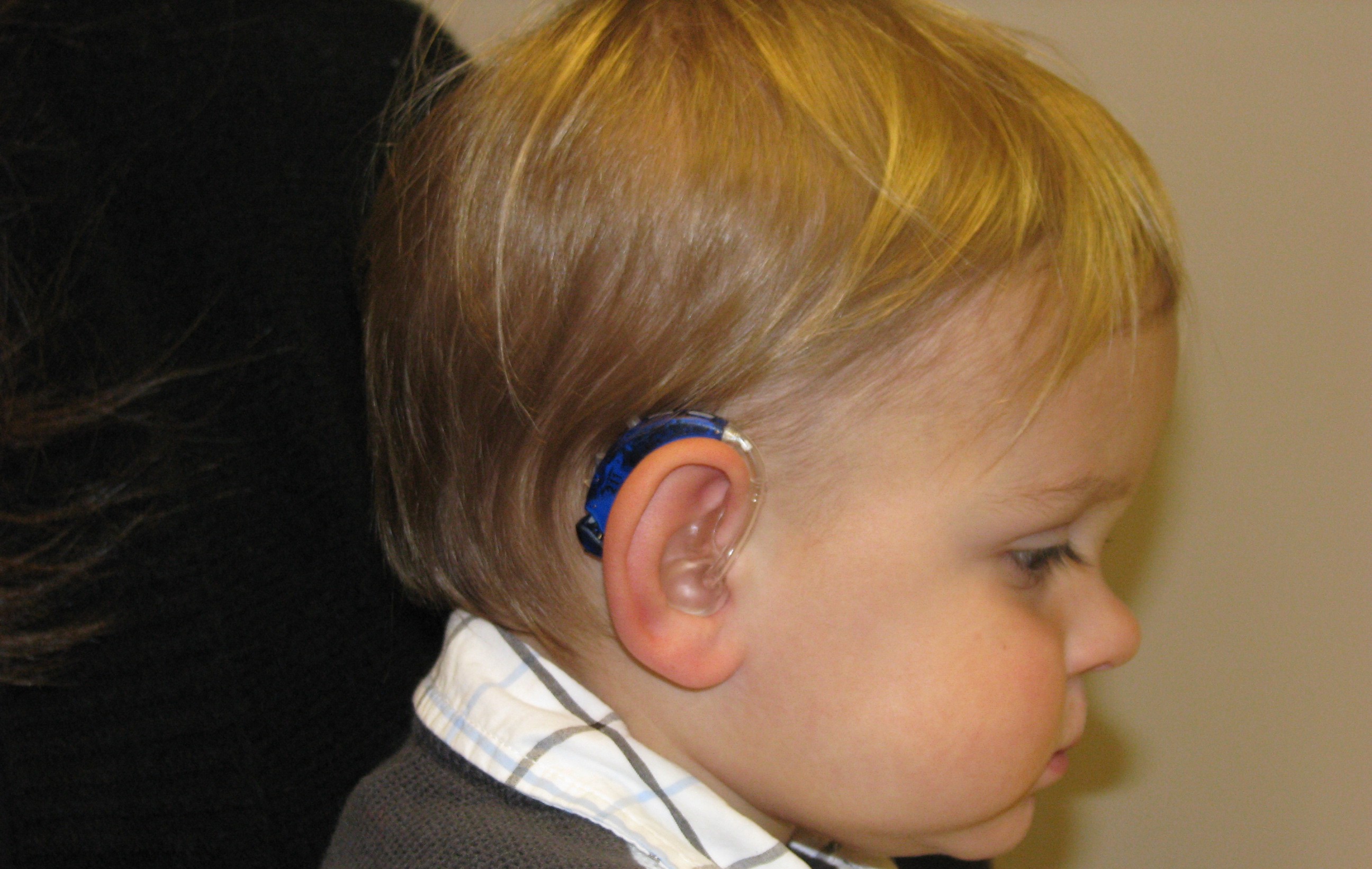 Коледно веселие за деца със слухови апаратчета