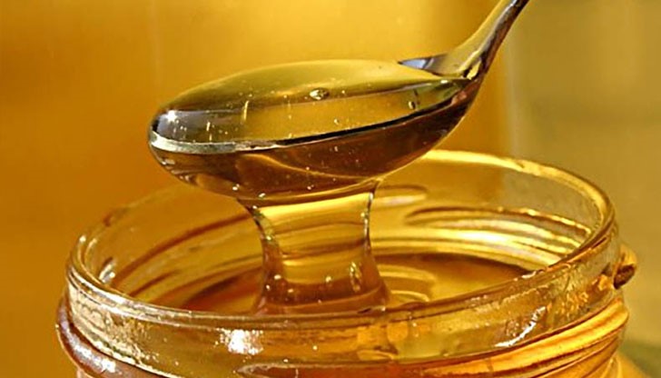 Проверете дали медът е истински с методът на свещта