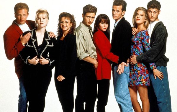27 години по-късно: Как изглеждат днес актьорите от „Бевърли Хилс 90210“