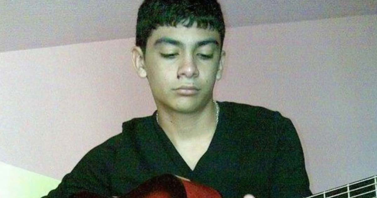 Познахте ли го? Жените припадат по НЕГО днес (СНИМКА)