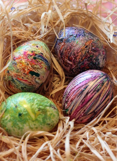 Великденски яйца с разтопени пастели