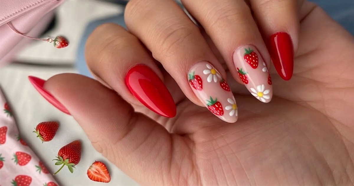 От черница до акай: 8 актуални идеи за пролетен маникюр в нюанси на горски плодове
