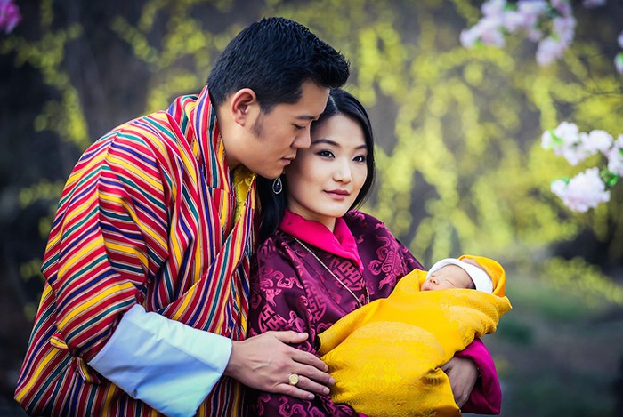 Като в приказките: Кралство Бутан посрещна новородения си принц, засаждайки 108 000 дръвчета