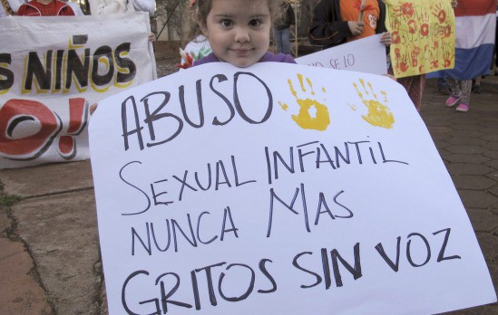 Истински истории: 11-годишно момиче, изнасилено от пастрока си, роди