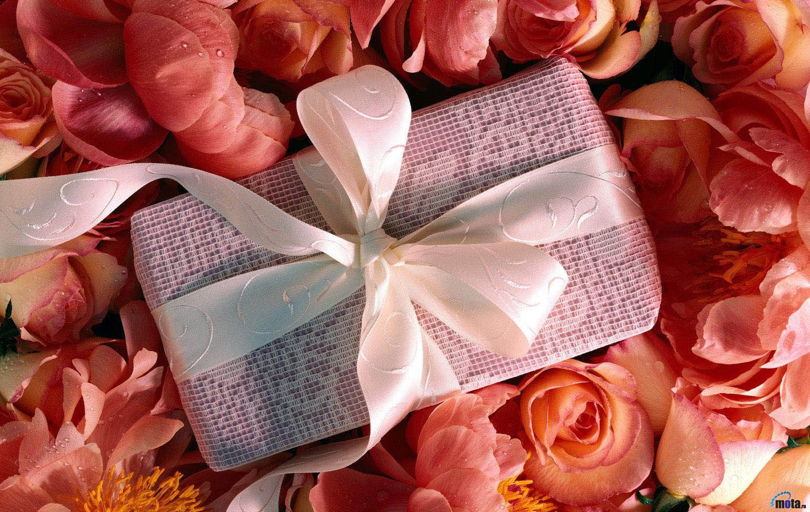 7 подаръка, които могат да заменят цветята за Свети Валентин