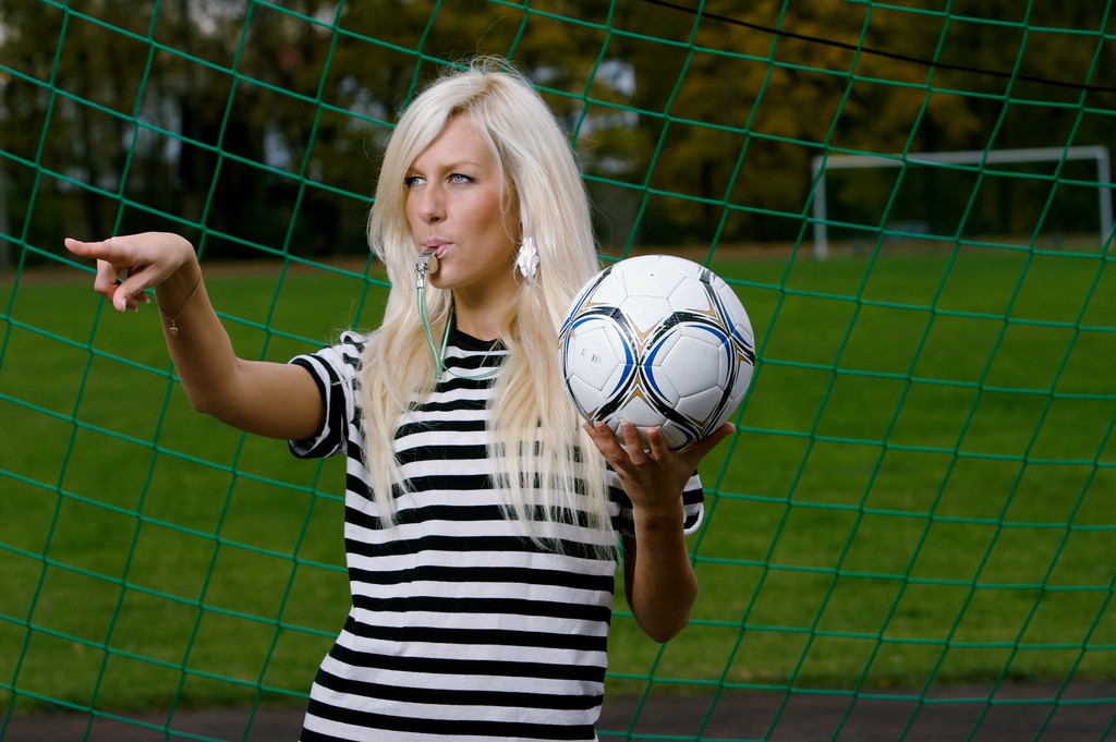 Какво трябва да знае една жена за футбола