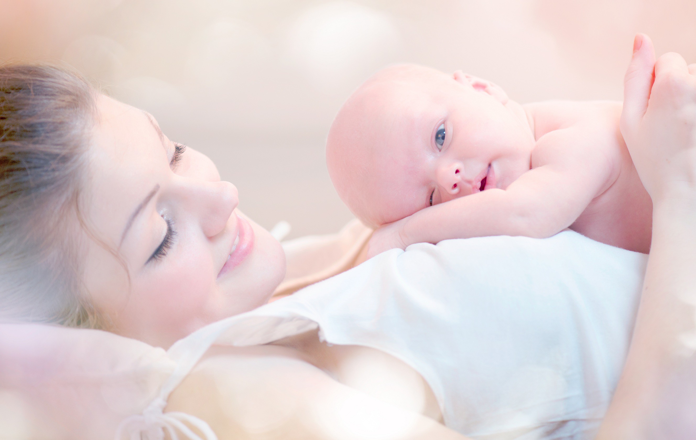30 малки начина да изградиш емоционална връзка с бебето ти