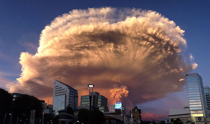 Уникални снимки от изригването на вулкана Калбуко в Чили