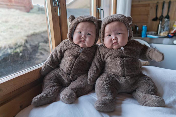 Закръглени сладуранки: Снимките на тези близначки завладяха Instagram