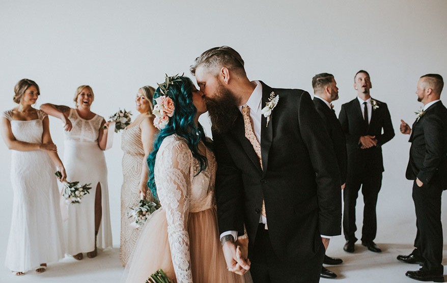 Трогателна история: Парализирана булка проходи на сватбата си