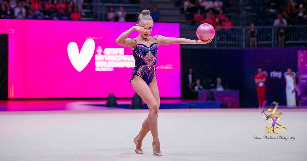 Стилияна Николова спечели БРОНЗ на световното по художествена гимнастика във Валенсия