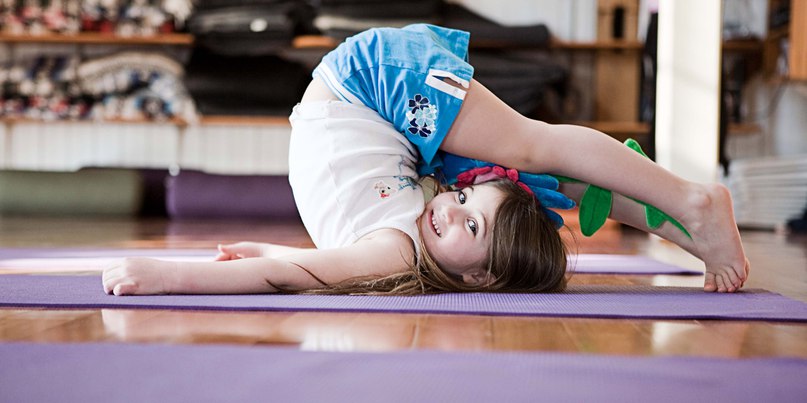 5 йога пози, които ще успокоят детето ти