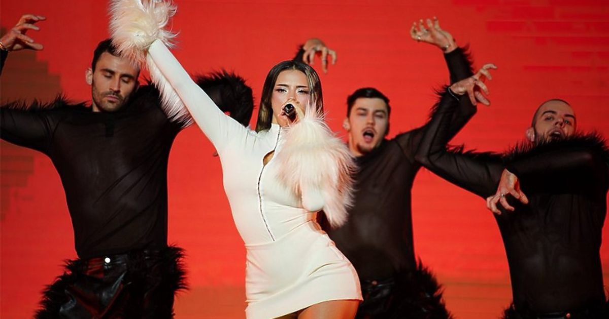 Чужденци класират Дара в Топ 3 на „Евровизия“, а ние я плюем... width=