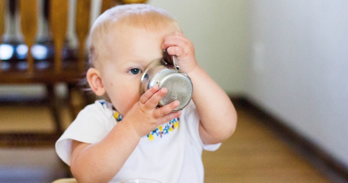 Кога е правилното време да дадете на бебето си вода?