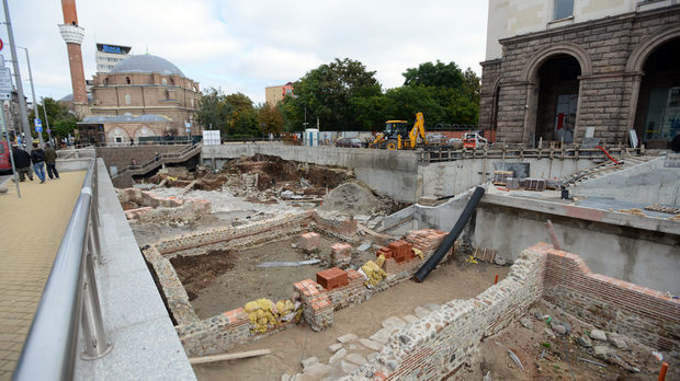 Да ни е честито: Откриват реставрирания комплекс на столичното Ларго