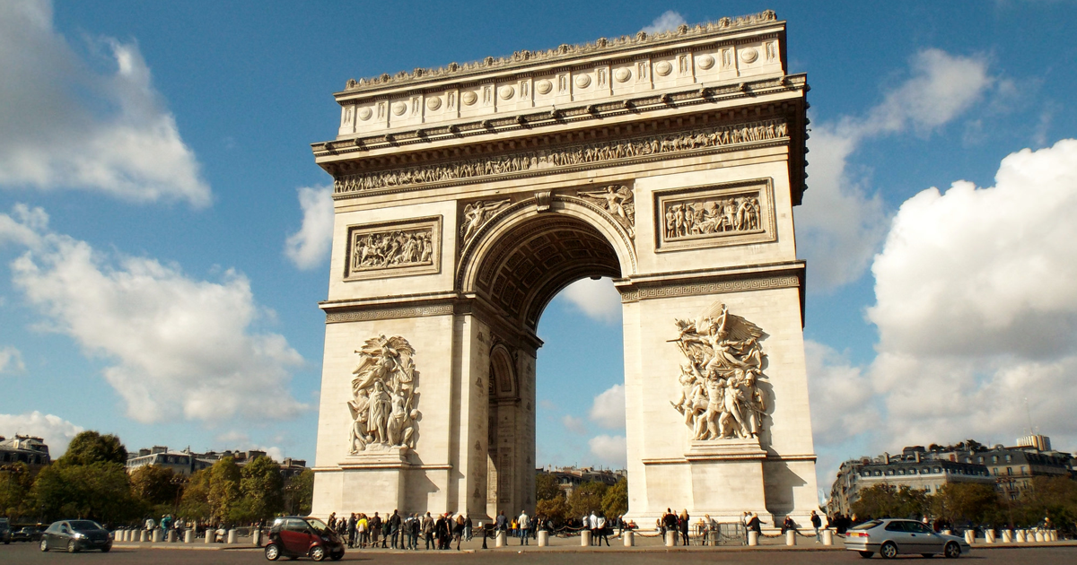 Кристо ще опакова Триумфалната арка в Париж догодина