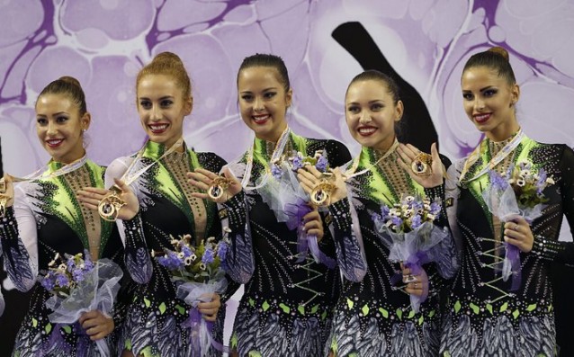 Пълен комплект медали за ансамбъла ни по художествена гимнастика от Москва