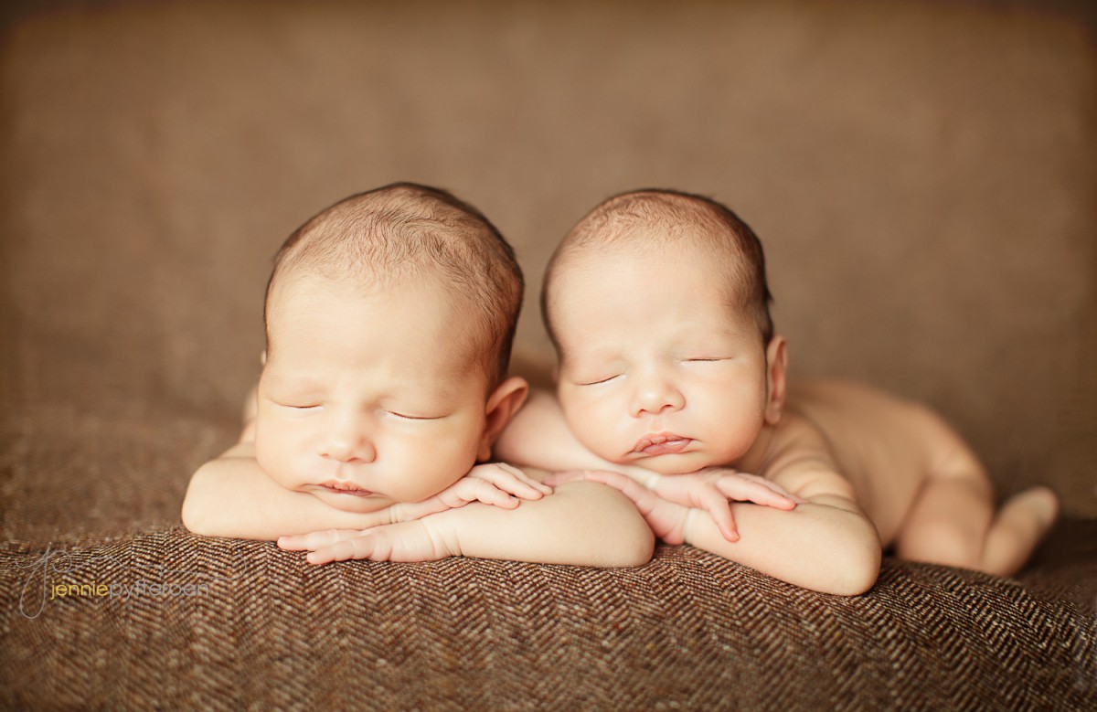 За живота след раждането: разговор между близнаците в утробата