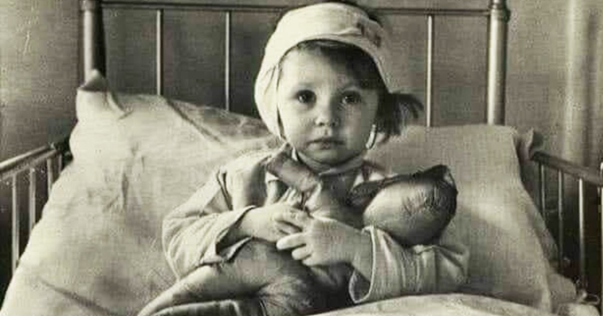 По време на блокадата евакуирали малкото момиченце от Ленинград Наричали