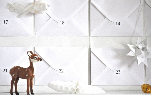 Коледни календари от пощенски пликове