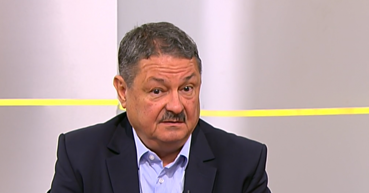 Уникални кадри: Вижте проф. Рачев като абитуриент