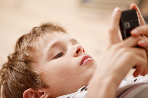 7 урока, които всеки родител трябва да предаде на детето си относно социалните медии