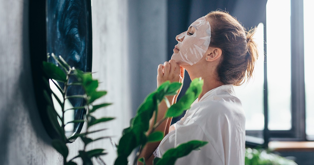 Домашна маска за лице с ботокс ефект: Ще изглеждате поне 10 години по-млади