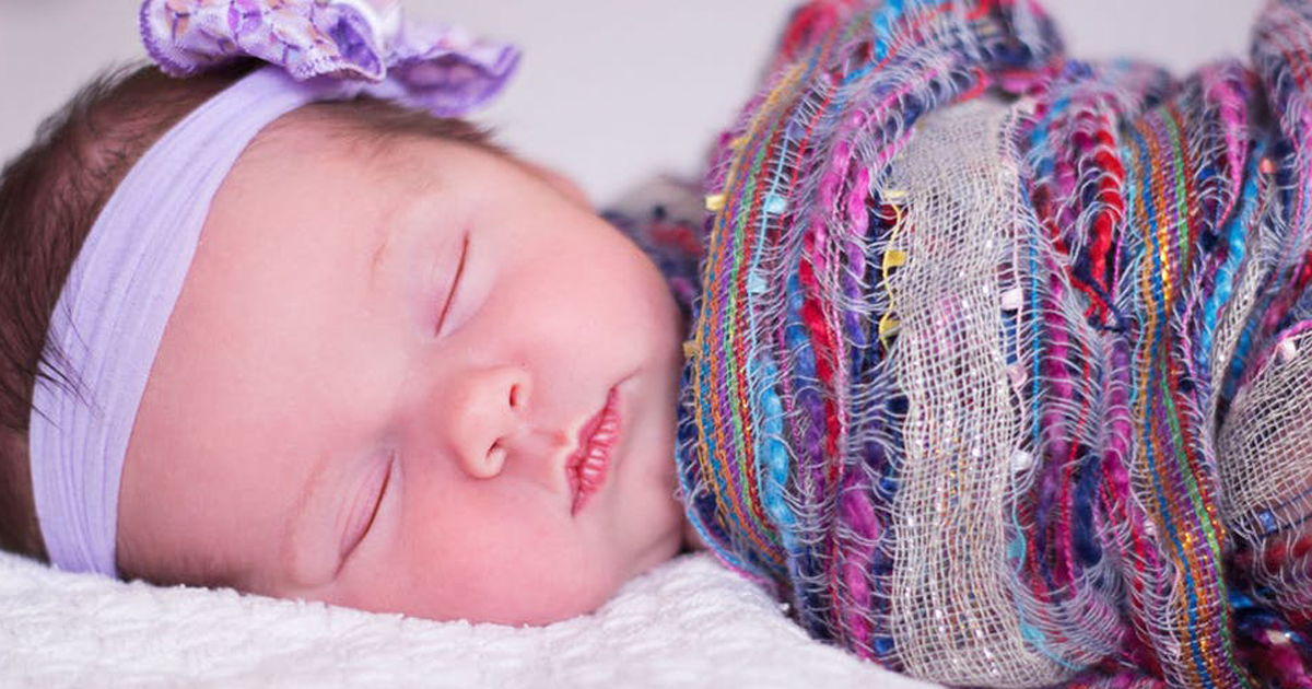 Любопитно: Може ли наистина една кърпичка да приспи бебето ти