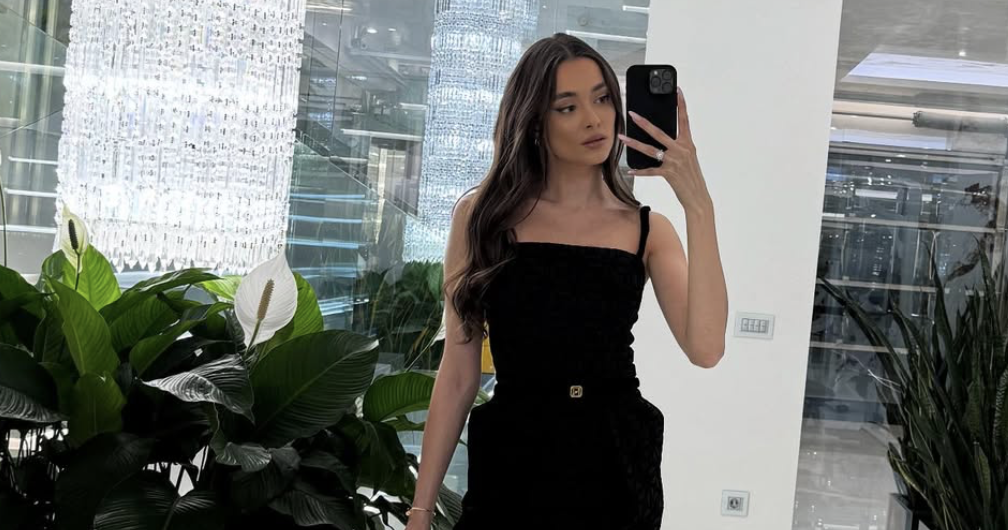 Коледа дойде по-рано: Валерия и Алексиев вече празнуват в Париж (СНИМКИ)